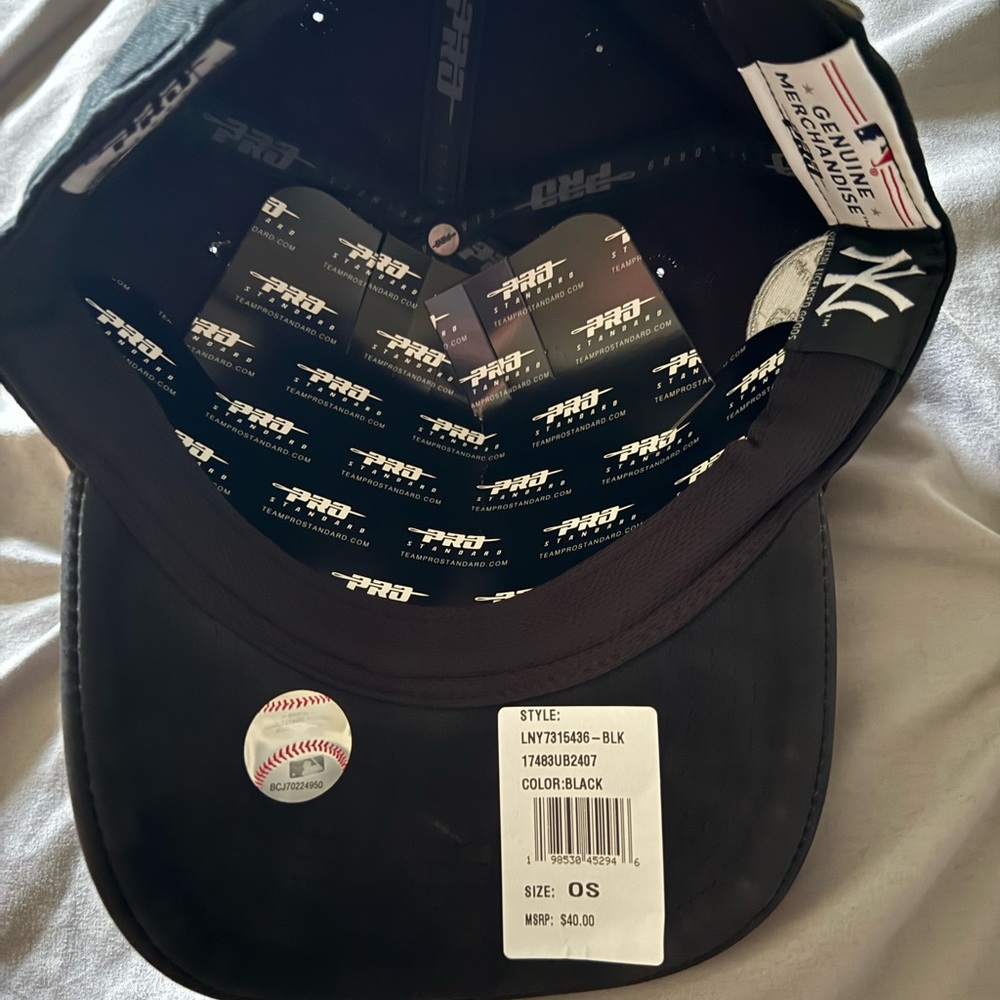 NWT‼️Urban Outfitters Black Cap with Embroidered Detail - Picture 5 of 5